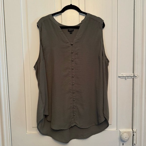 ✨torrid agave green harper gauze button-front sleeveless blouse✨ - Picture 6 of 10